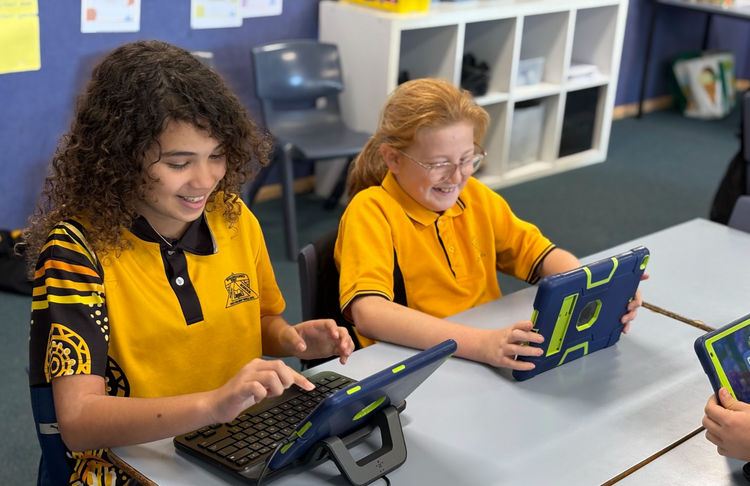 children using technology for leanring